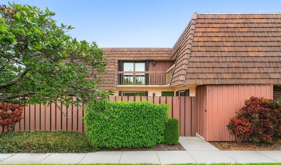 9 Atrium Cir A, Atlantis, FL 33462 - 2 Beds, 3 Bath