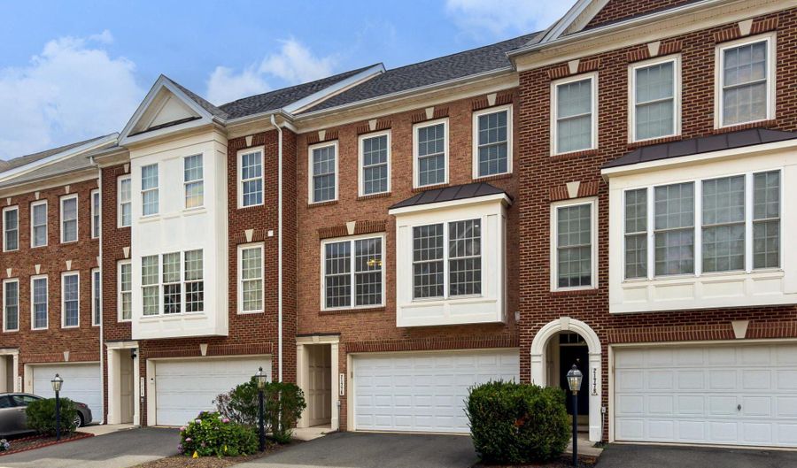 21776 LADYSLIPPER Sq, Ashburn, VA 20147 - 3 Beds, 4 Bath