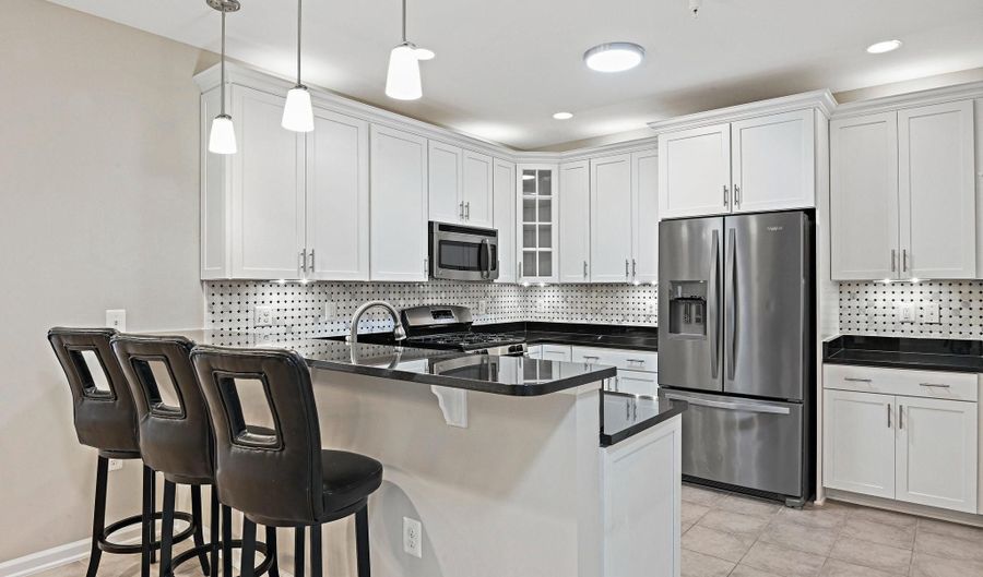 24661 WOOLLY MAMMOTH Ter 303, Aldie, VA 20105 - 3 Beds, 2 Bath