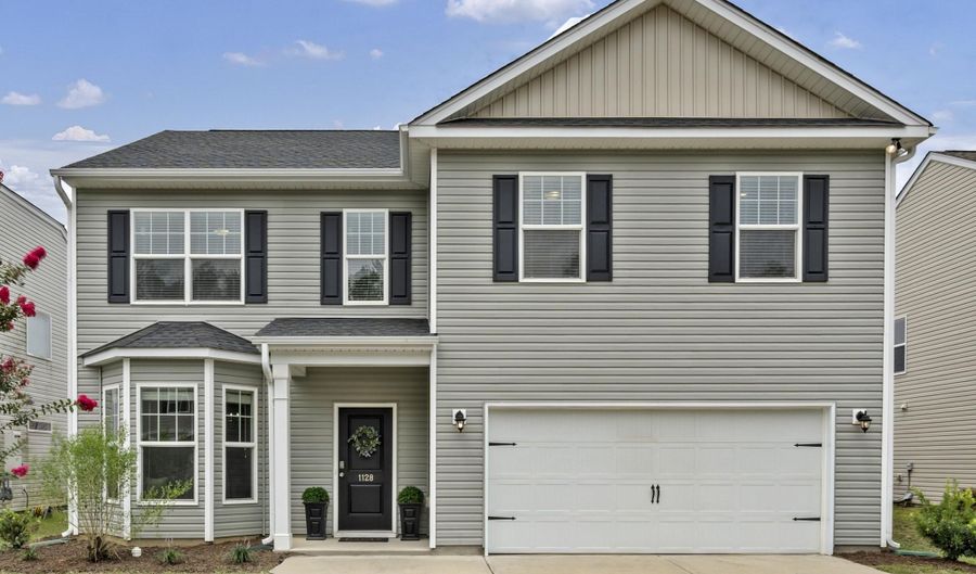 1128 Grey Pine Dr, Blythewood, SC 29016 - 4 Beds, 3 Bath