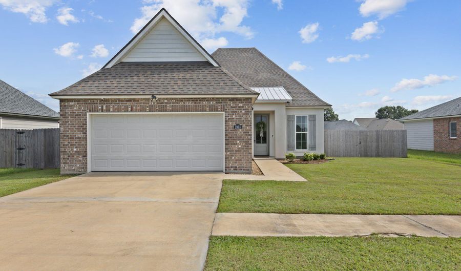 1913 E Jane St, Abbeville, LA 70510 - 3 Beds, 3 Bath