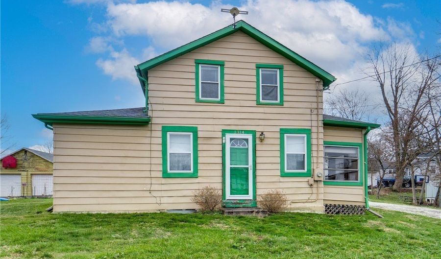 1314 Bank St, Atwater, OH 44201 - 3 Beds, 1 Bath