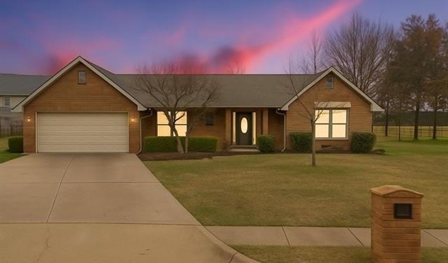 174 Parkhill Pl, Bartlesville, OK 74006 - 4 Beds, 3 Bath