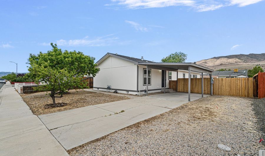 233 Glen Vista Dr, Dayton, NV 89403 - 3 Beds, 2 Bath