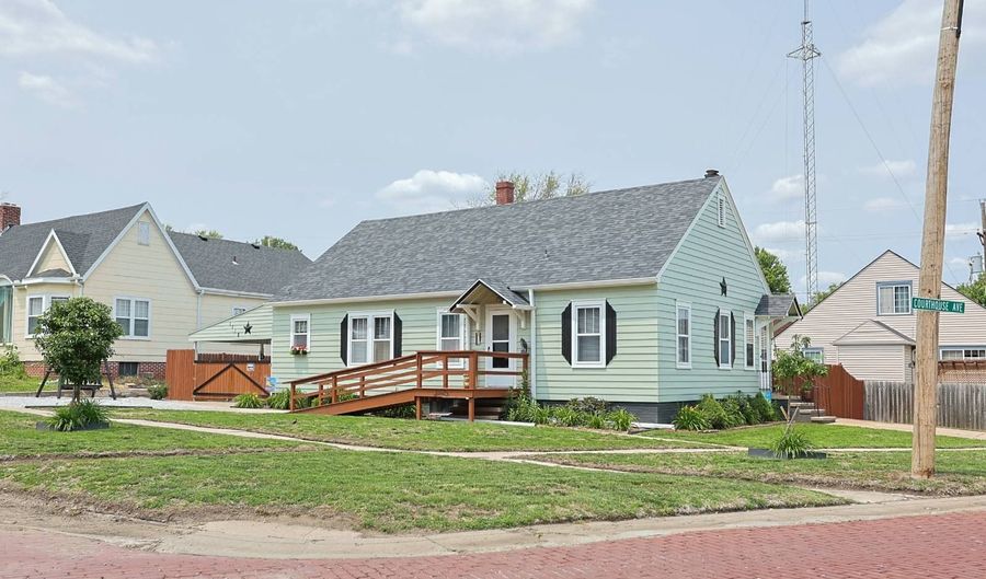 1118 16th St, Auburn, NE 68305 - 3 Beds, 1 Bath