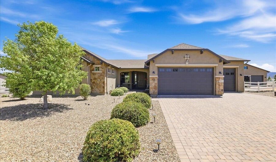1537 Anne Marie Dr, Chino Valley, AZ 86323 - 3 Beds, 3 Bath