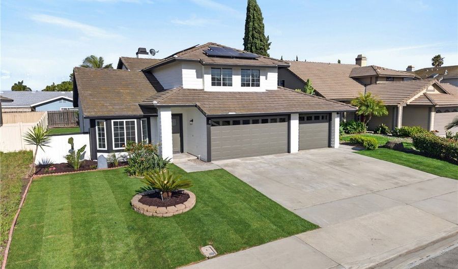 774 Foxwood Dr, Oceanside, CA 92057 - 4 Beds, 3 Bath