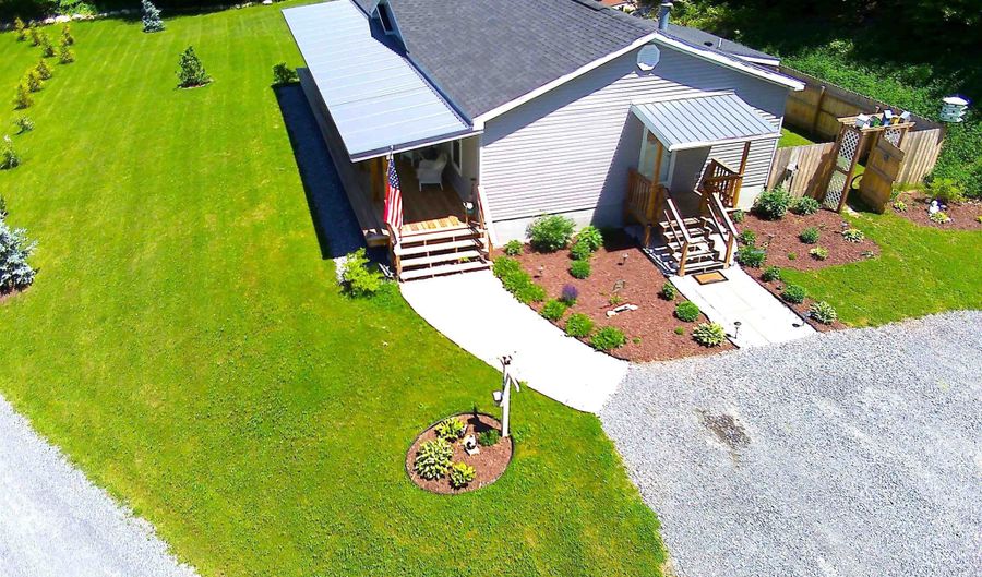 38 Oak Ridge Ln, Bennington, VT 05201 - 3 Beds, 2 Bath