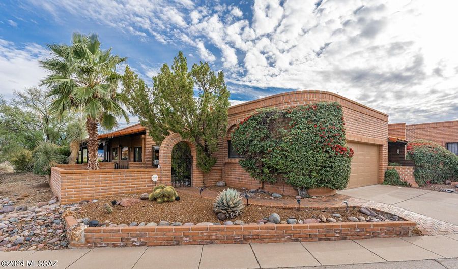 3337 S Calle Del Acle, Green Valley, AZ 85622 - 2 Beds, 2 Bath