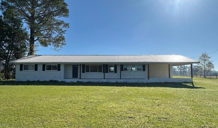 1918 Register Rd, Adel, GA 31620 - 3 Beds, 2 Bath