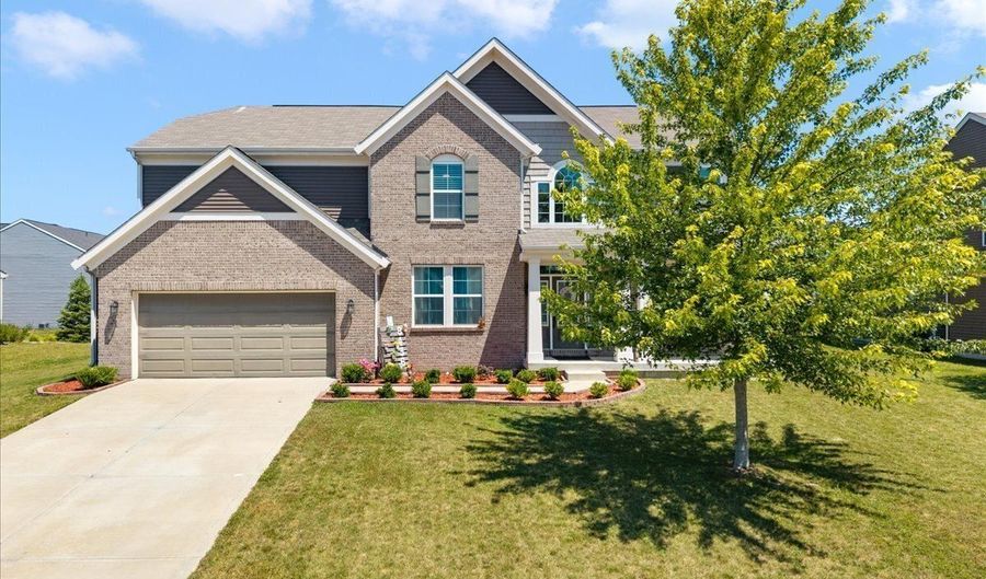 8436 Brookhaven Ln, Avon, IN 46123 - 4 Beds, 3 Bath