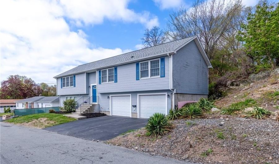 42 Brookside Ave, North Providence, RI 02911 - 4 Beds, 3 Bath