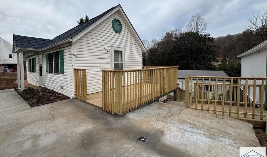 447 Melrose Dr, Bassett, VA 24055 - 2 Beds, 1 Bath