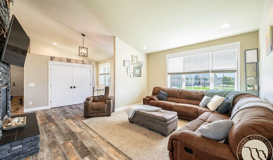 229 Sharron Ln, Billings, MT 59105 - 5 Beds, 3 Bath