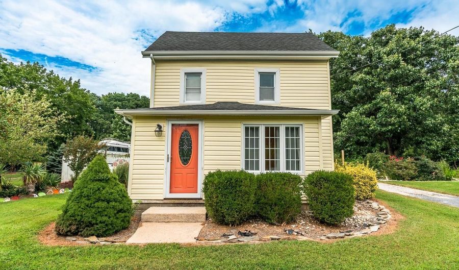 10213 GERMANTOWN Rd, Berlin, MD 21811 - 3 Beds, 2 Bath