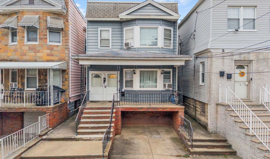 596 AVENUE A, Bayonne, NJ 07002 - 8 Beds, 4 Bath