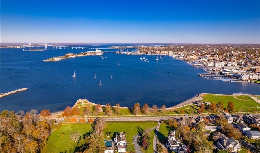 1 Harborview Dr, Newport, RI 02840 - 4 Beds, 5 Bath