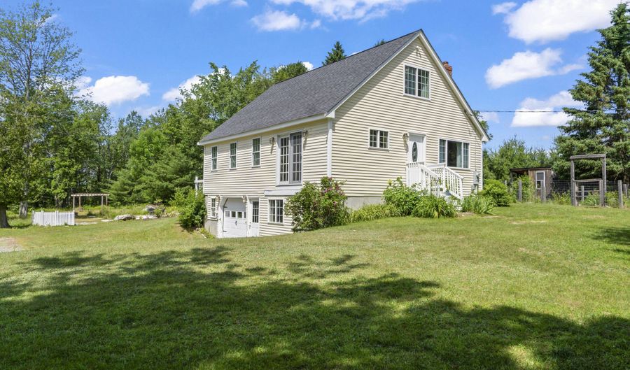 11 Old County Rd, Appleton, ME 04862 - 3 Beds, 2 Bath