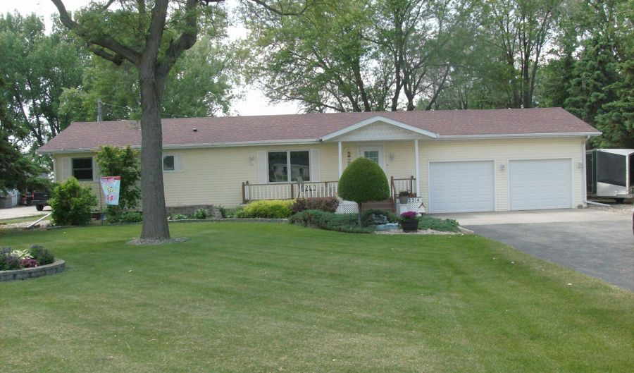 2314 S Hiway 281, Aberdeen, SD 57401 - 3 Beds, 2 Bath