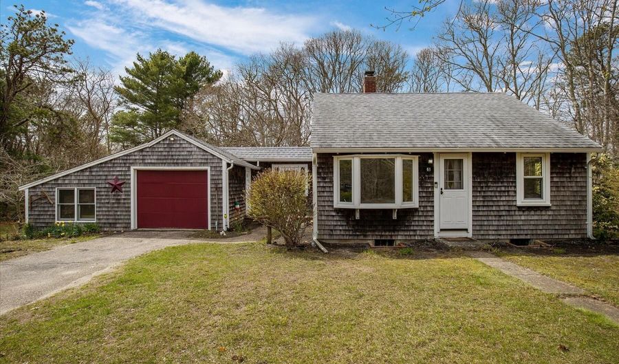 61 Old Phinneys Ln, Barnstable, MA 02630 - 2 Beds, 2 Bath
