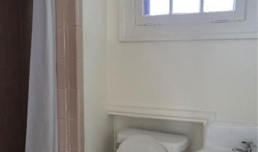 765 Park Ave 2C, Cranston, RI 02910 - 1 Beds, 1 Bath