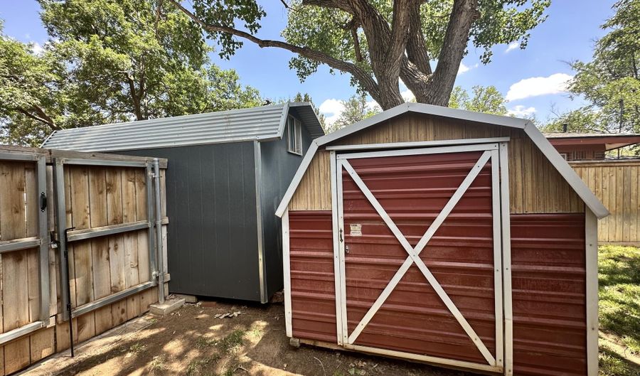 407 North Dr, Abernathy, TX 79311 - 4 Beds, 3 Bath