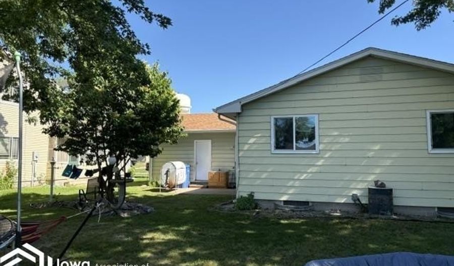 1708 E Oak St, Algona, IA 50511 - 3 Beds, 2 Bath