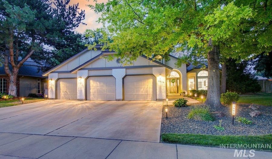 3806 N Sawgrass Pl, Boise, ID 83704 - 4 Beds, 3 Bath