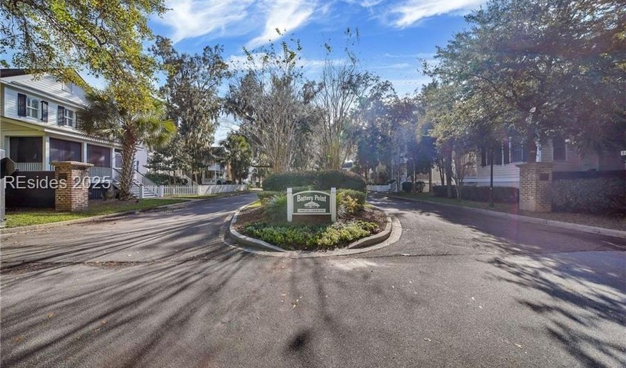 125 Bartram Dr, Beaufort, SC 29902 - 3 Beds, 3 Bath
