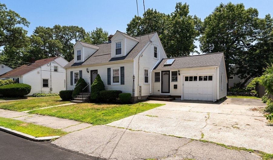 23 Eastwood Circuit, Boston, MA 02132 - 3 Beds, 1 Bath