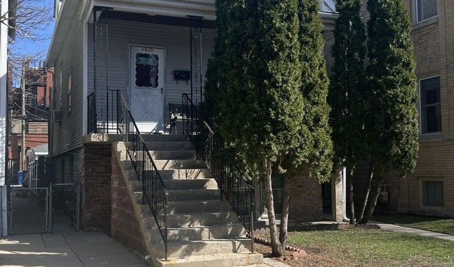 4835 N Seeley Ave, Chicago, IL 60625 - 3 Beds, 2 Bath