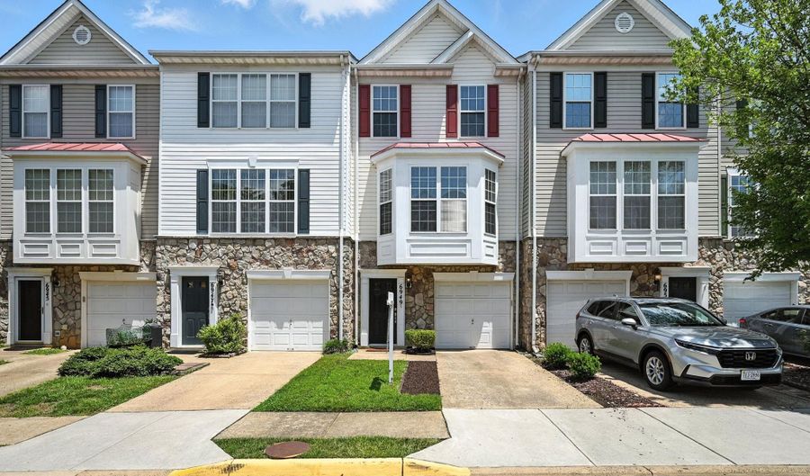 6949 BANCHORY Ct, Alexandria, VA 22315 - 3 Beds, 4 Bath