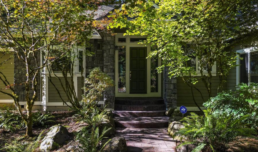 61841 E SALMON St, Brightwood, OR 97011 - 3 Beds, 3 Bath