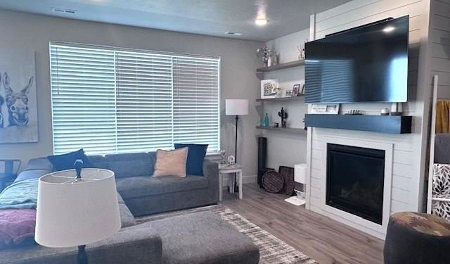 2967 Sydney, Ammon, ID 83406 - 3 Beds, 2 Bath