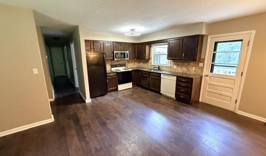 819 Ben T Johns Rd, Alvaton, KY 42122 - 3 Beds, 2 Bath