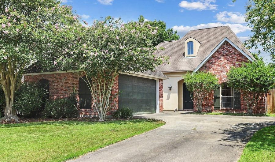 10151 Hillmont Ave, Baton Rouge, LA 70810 - 3 Beds, 2 Bath