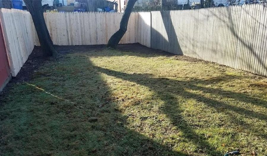 15 Ludlow Rd, Middletown, RI 02842 - 5 Beds, 2 Bath