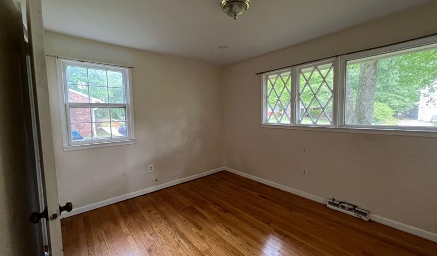 8716 MCNAIR Dr, Alexandria, VA 22309 - 3 Beds, 2 Bath