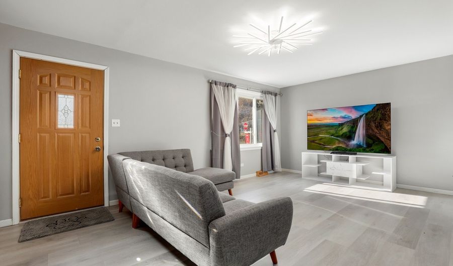 11551 S Komensky Ave, Alsip, IL 60803 - 3 Beds, 2 Bath