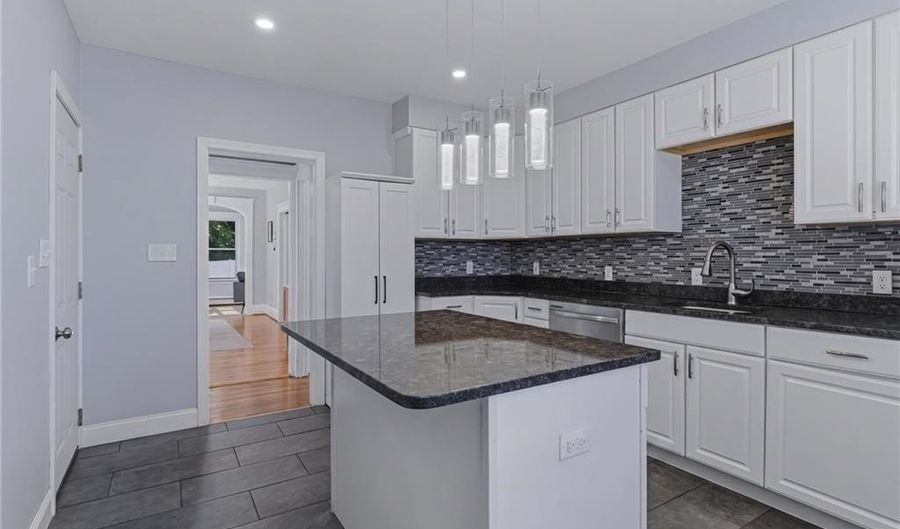 1175 Lonsdale Ave, Lincoln, RI 02865 - 5 Beds, 2 Bath