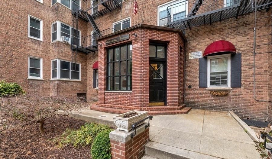 99-45 67th Rd 519/20, Forest Hills, NY 11375 - 3 Beds, 2 Bath