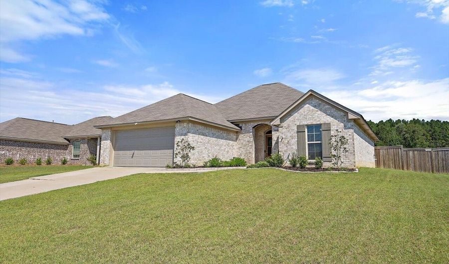 915 Filmore Dr, Brandon, MS 39042 - 3 Beds, 2 Bath