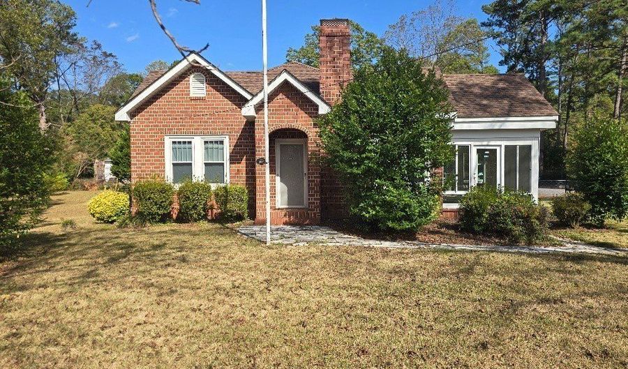 1212 Washington St, Alexander City, AL 35010 - 3 Beds, 2 Bath