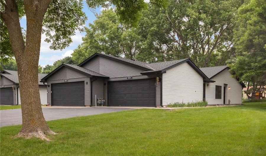 8824 134th St W, Apple Valley, MN 55124 - 2 Beds, 1 Bath