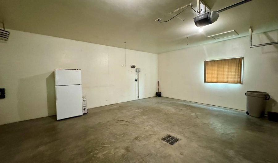 1102 11th Ave, Britton, SD 57430 - 3 Beds, 2 Bath