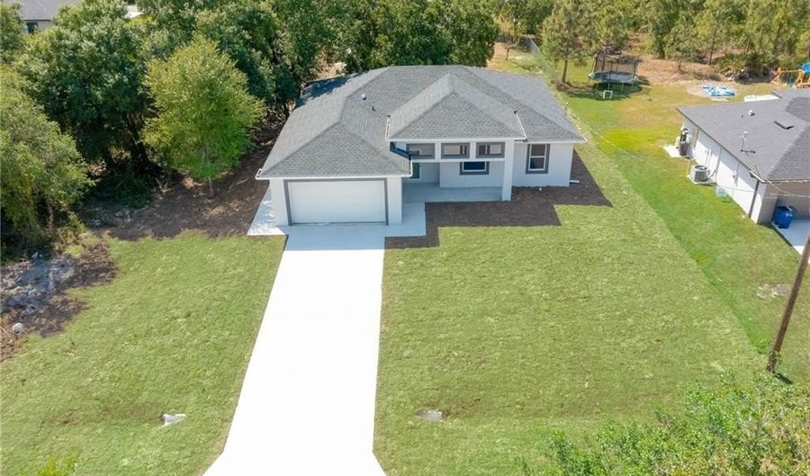 2113 Robert, Alva, FL 33920 - 4 Beds, 3 Bath