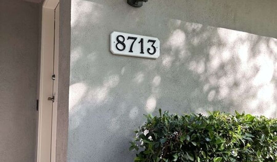 8713 Dorrington Ave, West Hollywood, CA 90048 - 2 Beds, 2 Bath