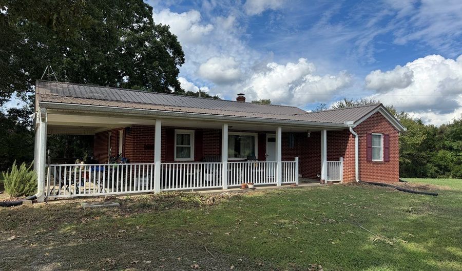 9891 Baskerville Rd, Baskerville, VA 23915 - 2 Beds, 2 Bath