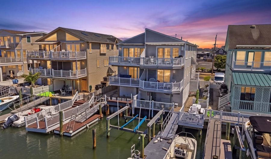 2048 Ocean Dr 2048, Avalon, NJ 08202 - 4 Beds, 3 Bath