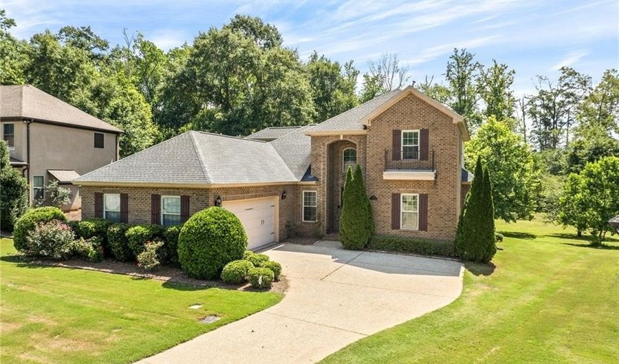 2226 VINCENTE Dr, Auburn, AL 36830 - 5 Beds, 4 Bath